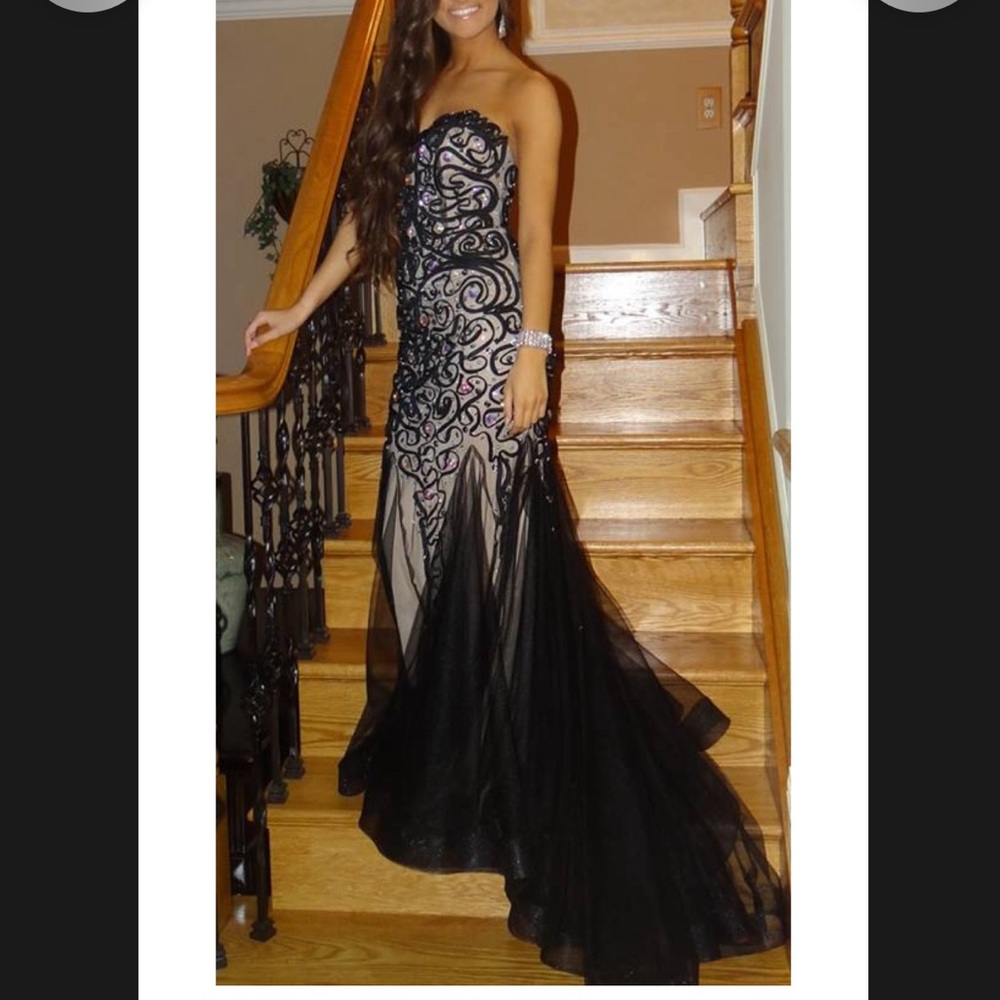 Women’s jovanni gown